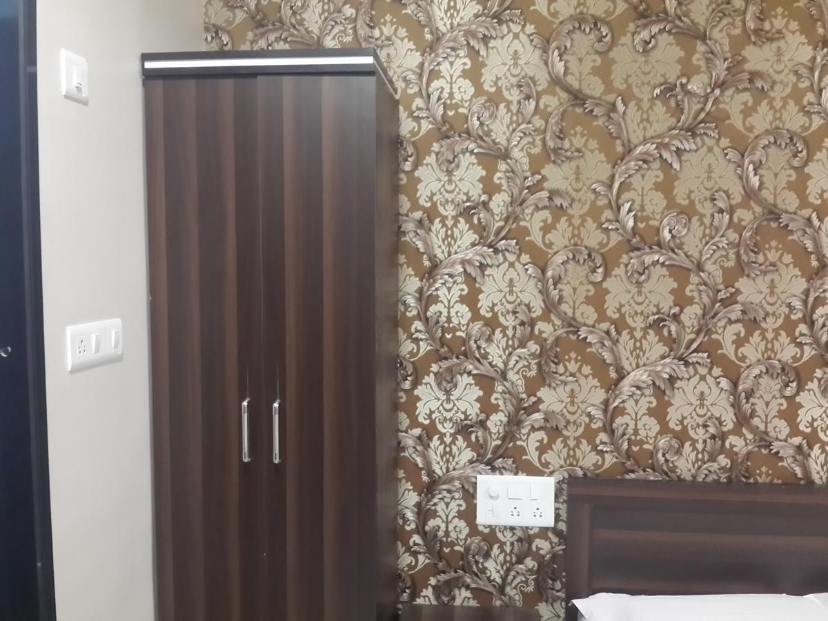 Hotel Holiday Era Aurangābād Exterior foto
